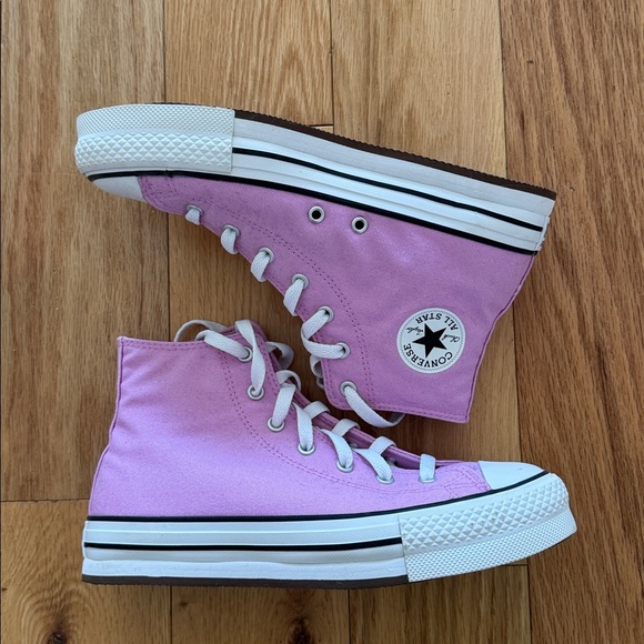 Purple converse sneakers - Picture 4 of 4